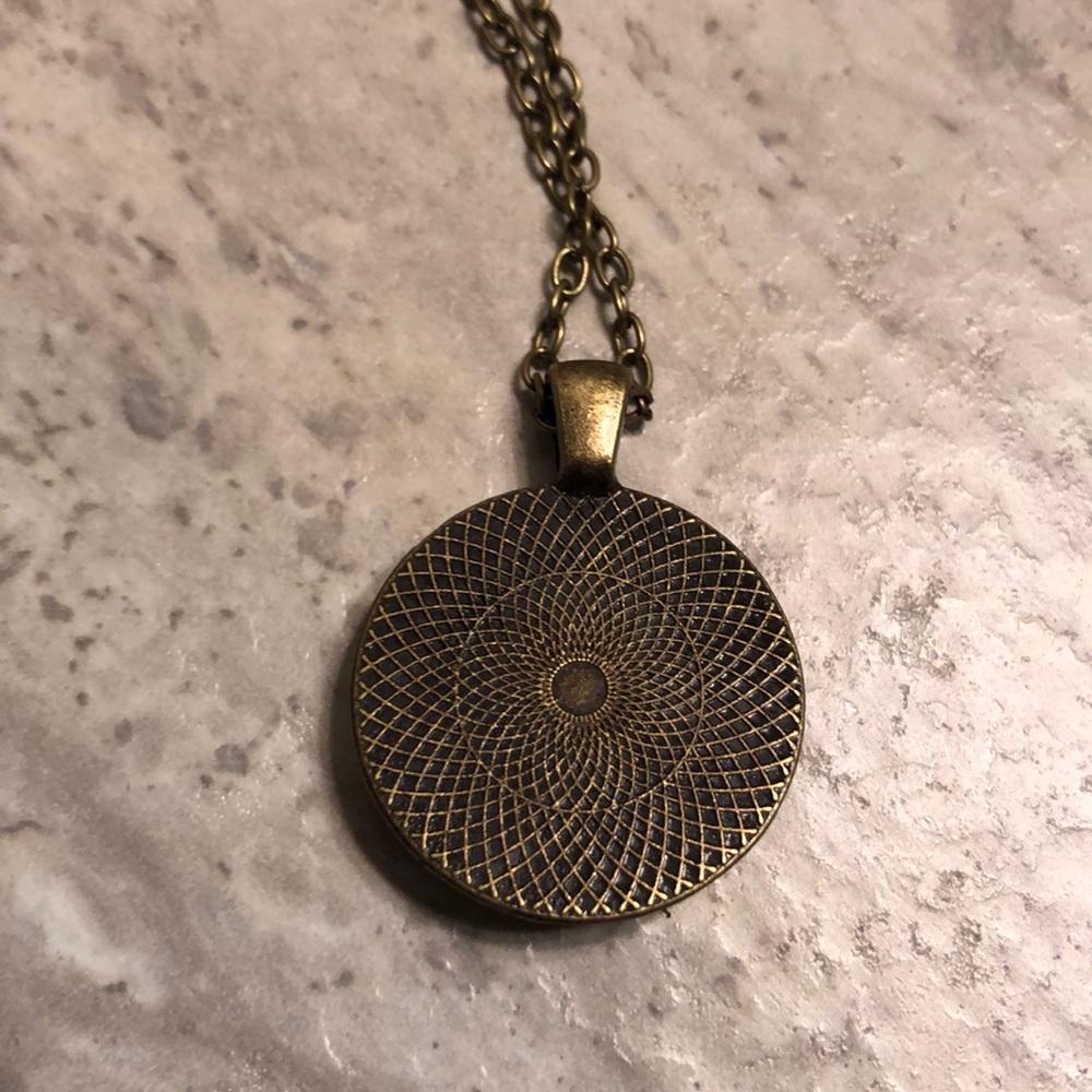 🎃Black cat brass necklace🎃 - Picture 4 of 5